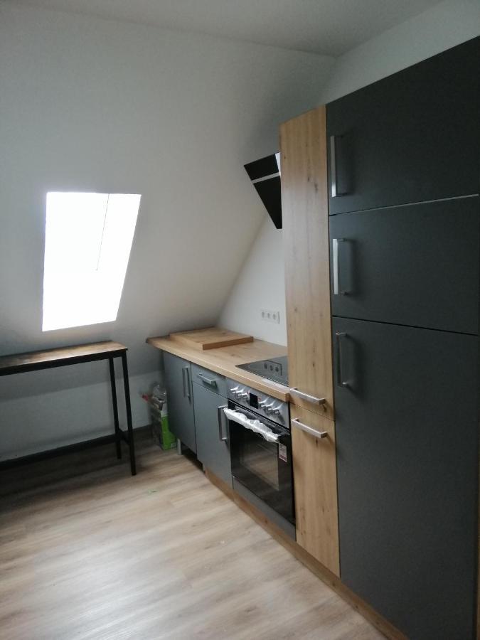 Moeblierte Dachgeschosswohnung In Ruhiger Lage Zu Vermieten Wetzlar Exterior foto