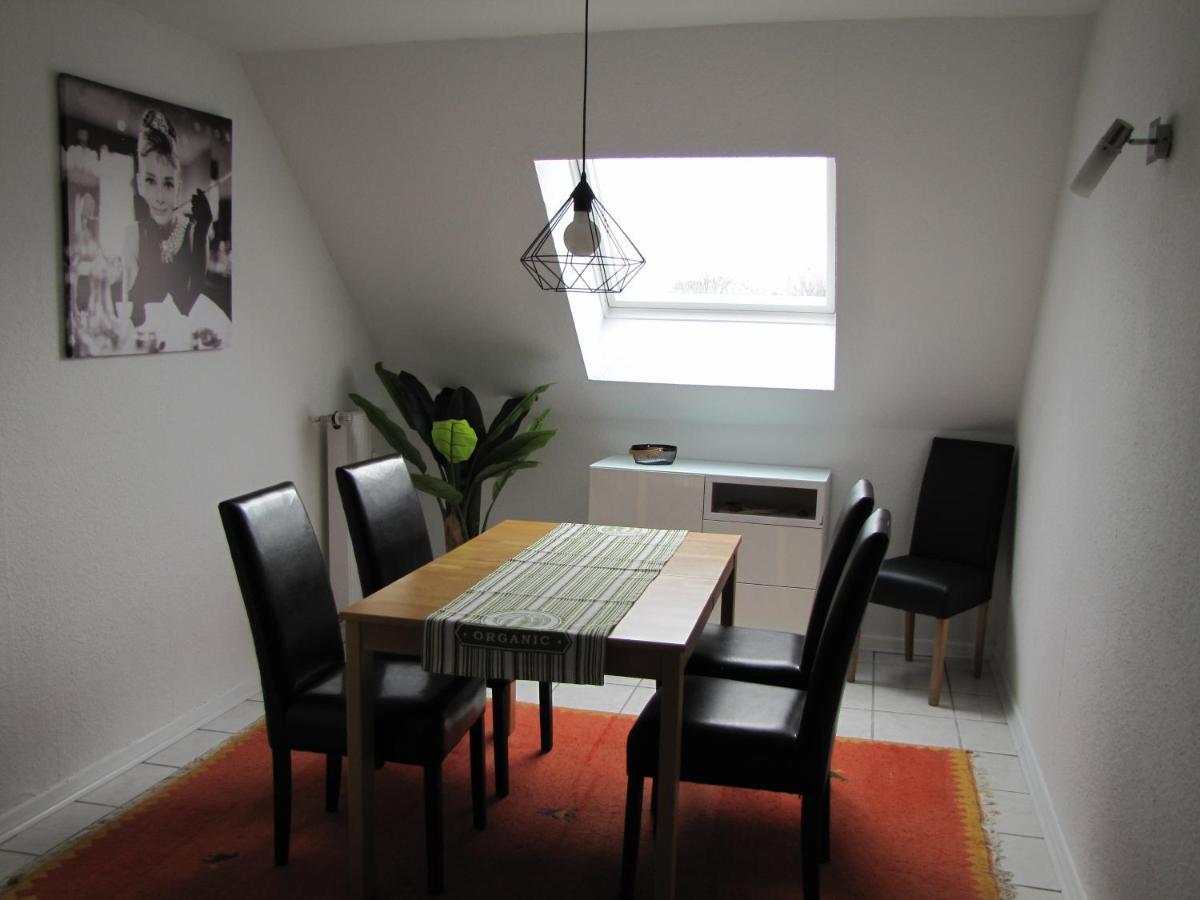 Moeblierte Dachgeschosswohnung In Ruhiger Lage Zu Vermieten Wetzlar Exterior foto